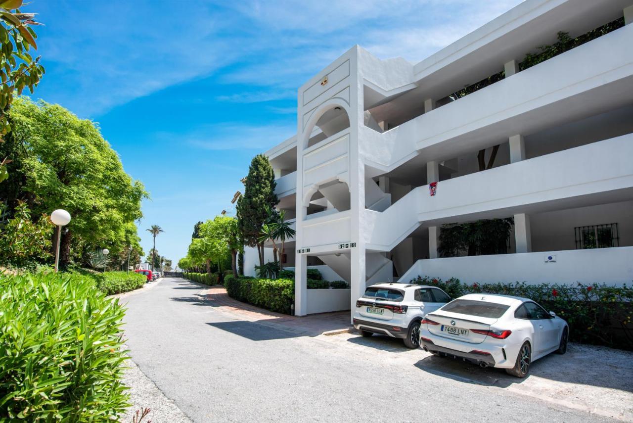 Frontline Beach Apartment Miraflores Sitio de Calahonda Esterno foto