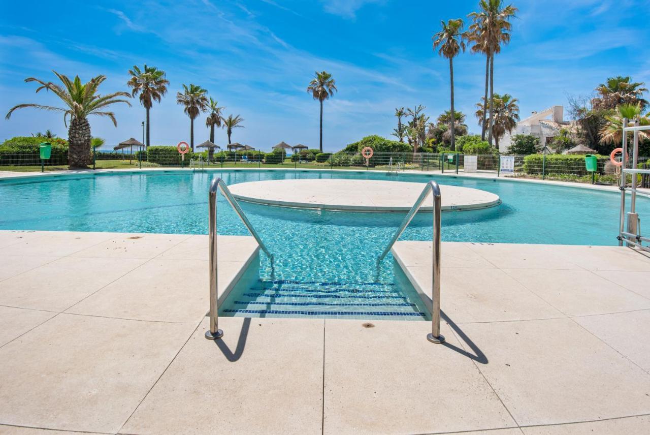 Frontline Beach Apartment Miraflores Sitio de Calahonda Esterno foto